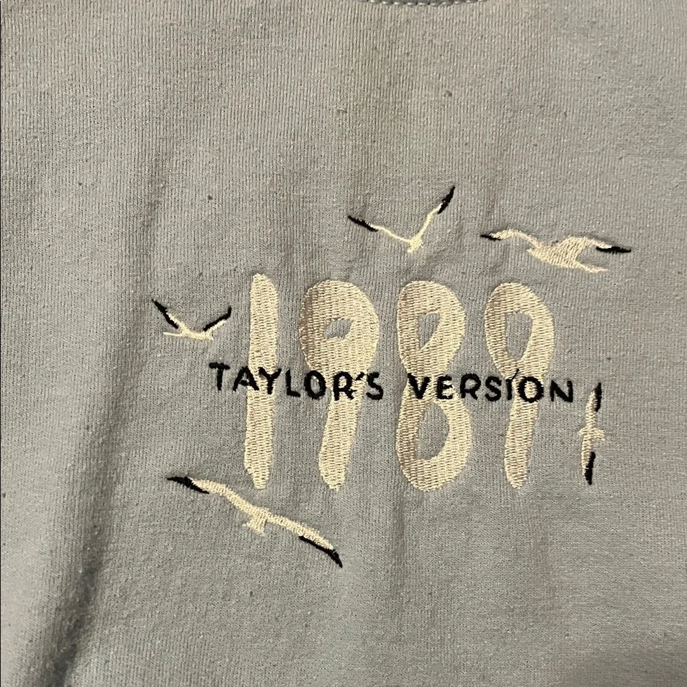 Taylor Swift - 1989 - Gildan Sky Blue Women's Hoodie - Picture 2 of 3
